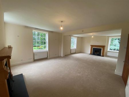 4 bedroom detached house to rent - Photo 2