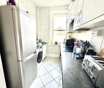 House share to rent - Photo 2