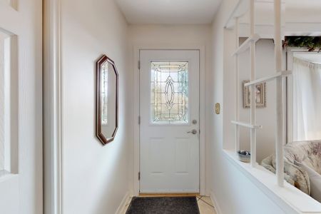 For Lease - 5177 Reeves Road, Burlington, Ontario - Photo 2