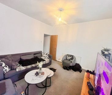 2 Bed Flat, Rosendale Road, SE21 - Photo 2
