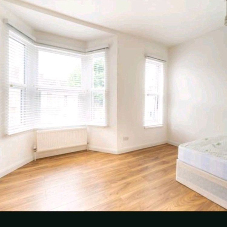 2 Bed Flat, Prestbury Road, E7 - Photo 1
