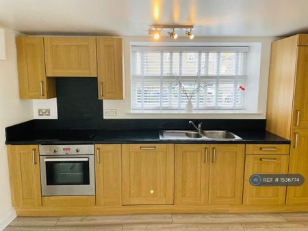 2 bedroom flat to rent - Photo 3