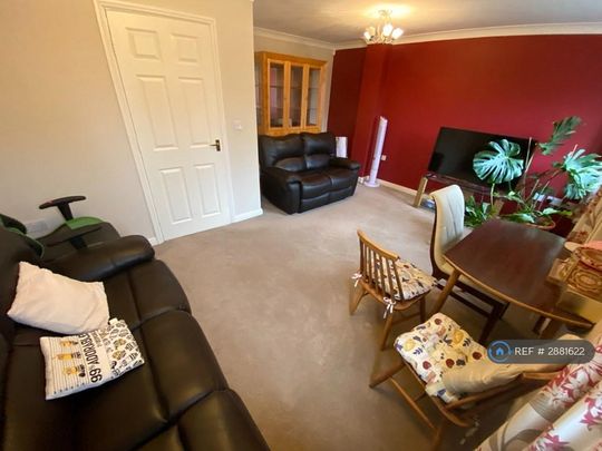 4 bedroom semi-detached house to rent - Photo 1
