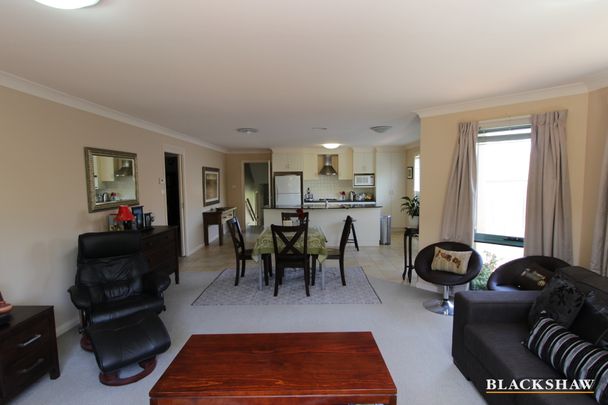 35 Unwin Avenue, Jerrabomberra NSW 2619 - House For Rent | Domain - Photo 1