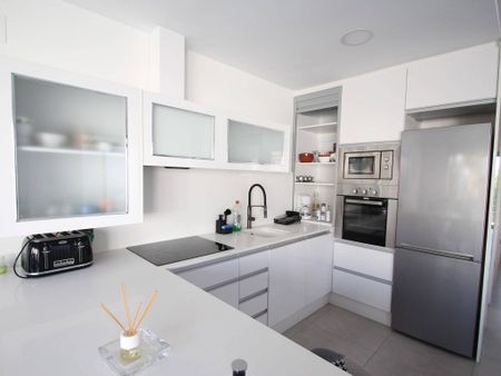 3 room luxury Villa for rent in Torrevieja, Valencia - Photo 2