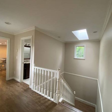 Second floor,1 bedroom, 2 bath; Self contained , furnished, 1000sf - Photo 4