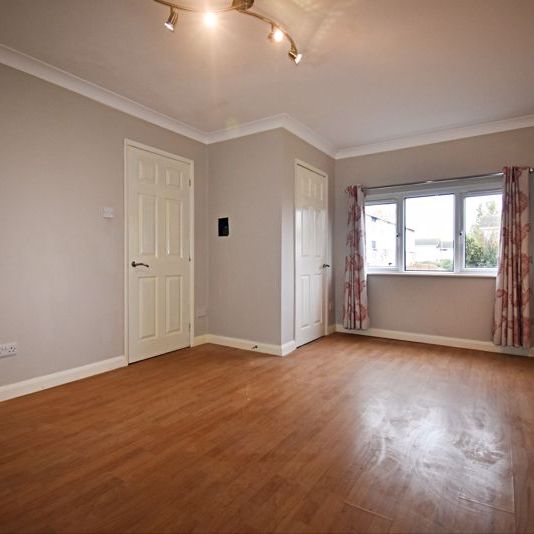 Abbey Road, Basingstoke - Photo 1