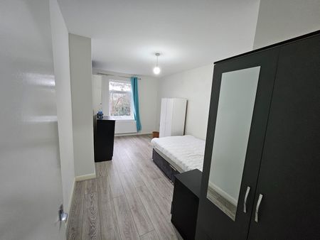 Room in a Shared House, Cobham Road, N22 - Photo 2
