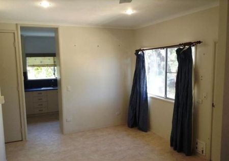 &ast;&ast; 3-Bedroom High Set Home in Moranbah 4744 QLD - Good Size for Family Living&excl;&ast;&ast; - Photo 4