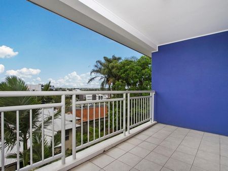 203/18 Richmond Road, Morningside QLD 4170 - Apartment For Rent | Domain - Photo 2