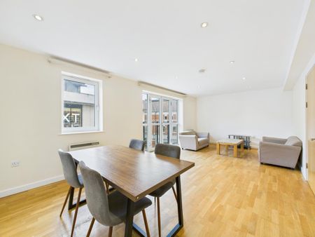 3 bedroom flat to rent - Photo 2