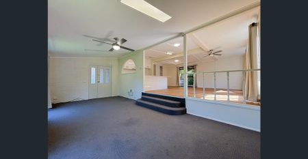 THREE BEDROOM FAMILY HOME - Photo 2