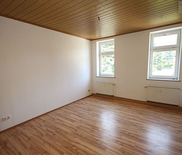 Gemütliche 3-Raum-Dachgeschosswohnung mit zusätzlichem Appartement! - Photo 1