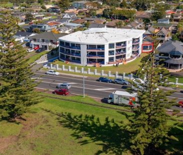 Live directly opposite the beautiful Orewa Beach! - Photo 4