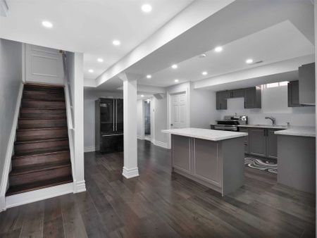 For Lease - 33 Retreat Boulevard, Vaughan, Ontario - Photo 2