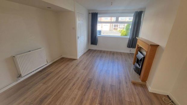 3 bedroom semi-detached house to rent - Photo 1