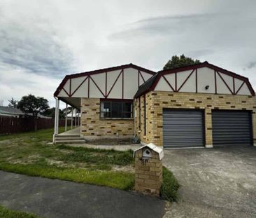 Super spacious and supper sunny! - Photo 1