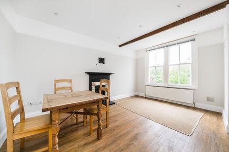 4 bedroom flat to rent - Photo 3