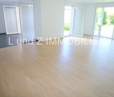 ** Außergewöhnliche helle und großzügige 2,5 - Zimmer Terrassenwohn... - Photo 3