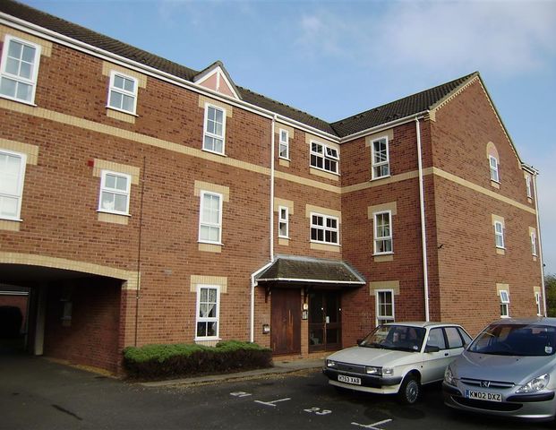 Churchill Court, Bishops Park, Telford Close - Photo 1