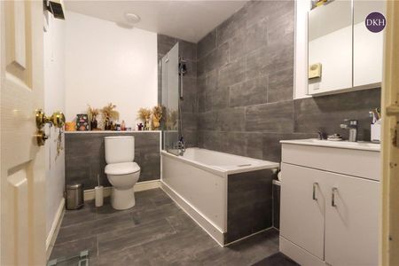 Aston Close, Watford, Hertfordshire, WD24 - Photo 4