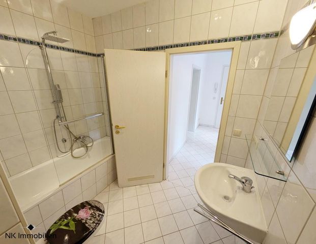 ++ charmante 3-Raum-Wohnung mit Balkon - in direkter Nähe zur Zwickauer Innenstadt ++ - Foto 1