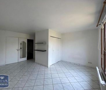 Location Appartement 1 pièce 28m² LE PERRAY EN YVELINES 78610 - Photo 2