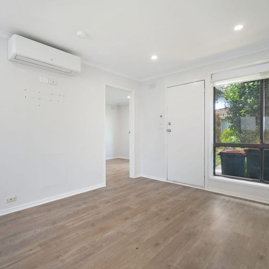 Modern 2-Bedroom Unit with Private Courtyard + Parking! - Photo 1