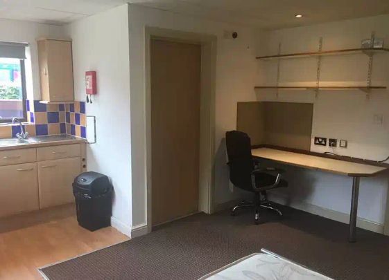 Large Studios (Halls D) - Photo 1