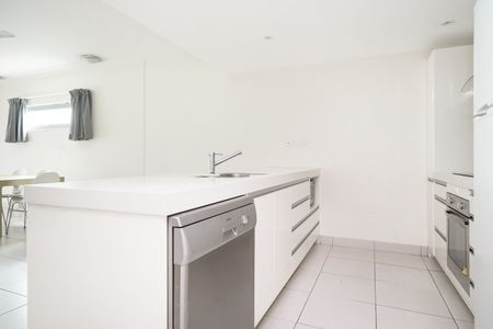 MODERN LIVING IN THE HEART OF THE CITY - Photo 5