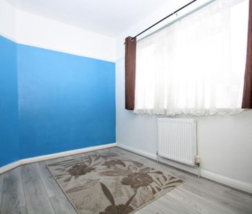 2 Bed Maisonette, Martin Crescent, CR0 - Photo 2