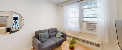 1 room apartment of 60m² in Montreal - Photo 1