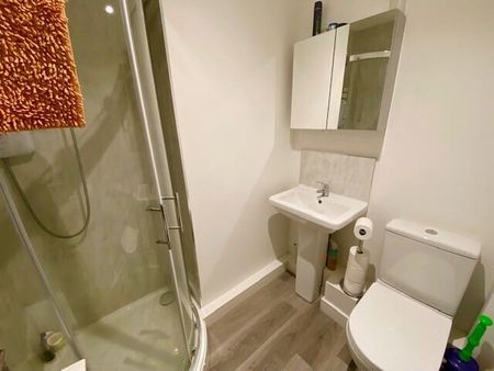 High Street, New Bradwell, MILTON KEYNES - Photo 4