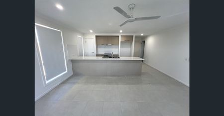 Near New 4 Bedroom Home - Photo 5