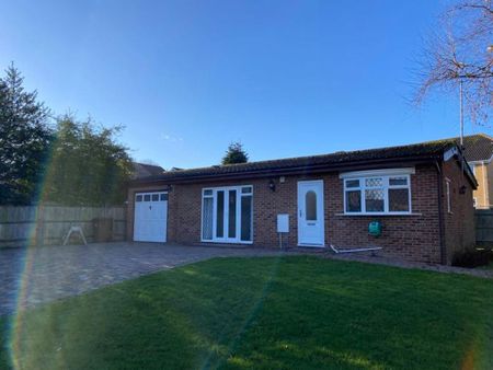 2 bedroom detached bungalow to rent - Photo 3