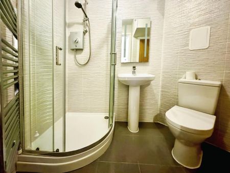 2 bedroom end of terrace house to rent - Photo 2