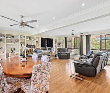 Spacious Family Home - Photo 2