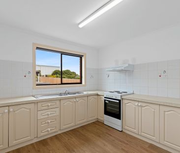 Thinking of selling? Contact our agent - Photo 2