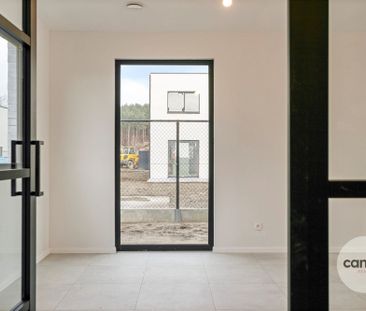 RUSTIG GELEGEN WONING MET 3 SLKS + TUIN - Photo 2