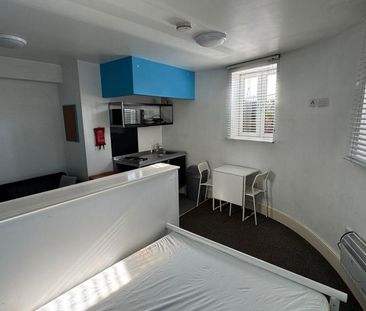 Studio to rent - Photo 4