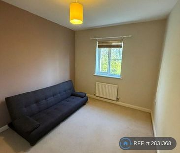2 bedroom flat to rent - Photo 4