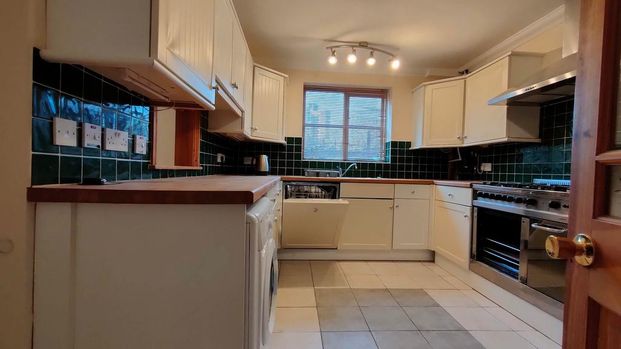 House share to rent - Photo 1