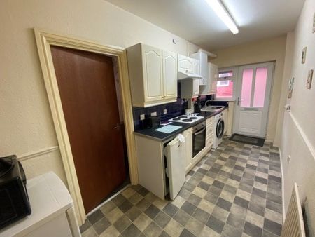 Clifton Drive South, Lytham St Annes - Photo 3