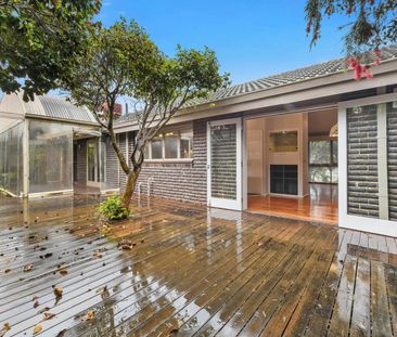 Perfect Family Home in a Prime Ashwood Location - Photo 4