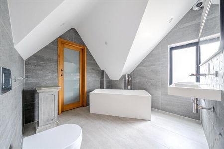 4 bedroom detached house to rent - Photo 4