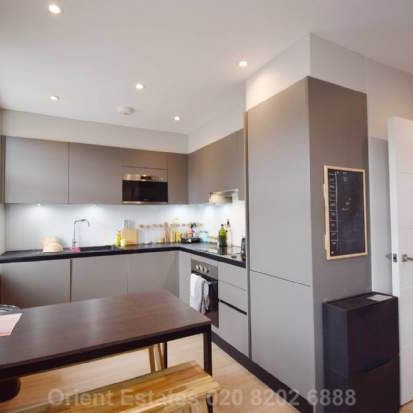 2 bedroom property to rent in London - Photo 1