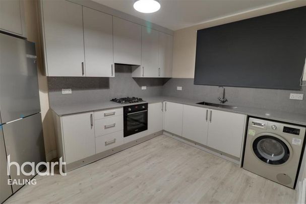 4 bedroom flat to rent - Photo 1