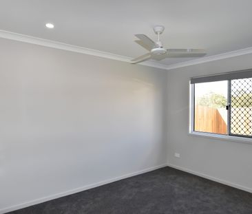 :: BRAND NEW, THREE BEDROOM BEAUTY IN HILLCLOSE! - Photo 4