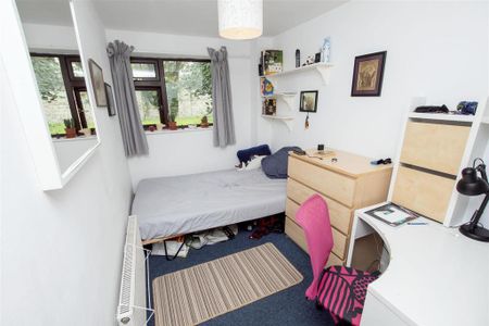 5 bedroom house to rent - Photo 2