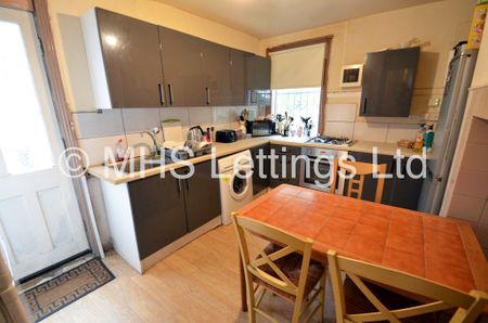 5 Bedroom Mid Terraced House for rent in Norwood Terrace - Photo 3